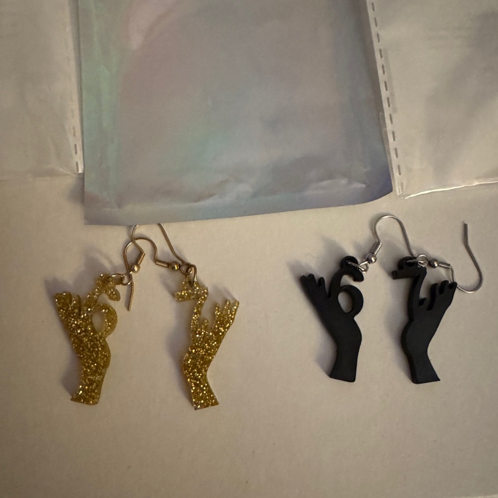 New 2 sets a Gold pair and a Black pair Hand-Shaped 6-7 Earrings